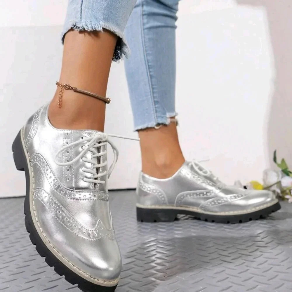 Women's Silver Lace-Up Comfortable Flat Oxfords, Classic Round Toe Brogues - Picture 4 of 8